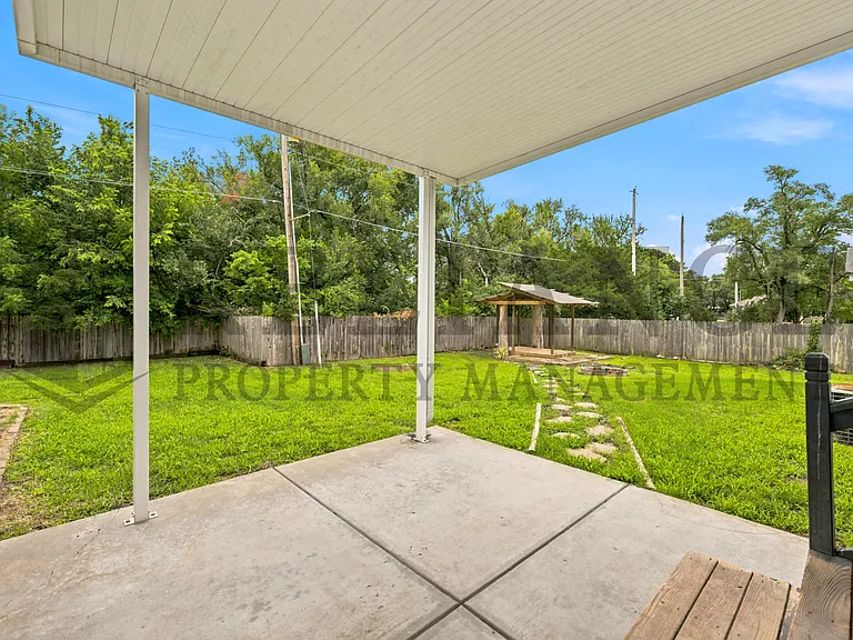516 N Lakeside Dr — Photo 6
