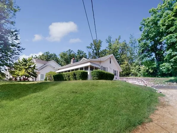 1014 Shabbona DRIVE, Fontana, WI 53125