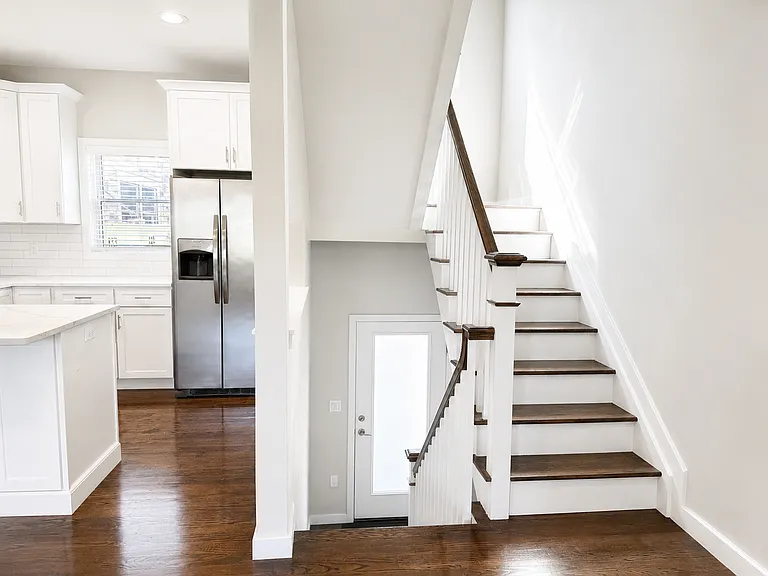145 Hawthorne St — Photo 4