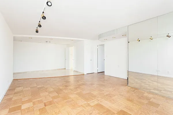 Sold by Stribling | media 13