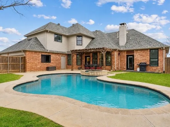 3800 Deer Forest Dr, Denton, TX 76208