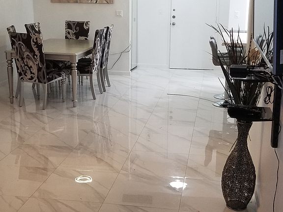 4th image of 250 174th St #6100