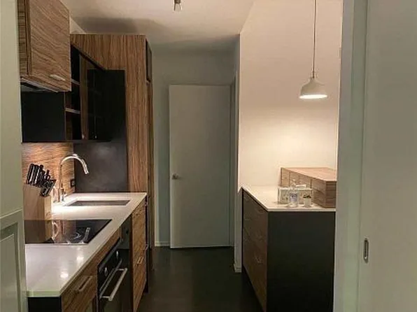 75 Saint Nicholas St #701, Toronto, ON M4Y 0A5