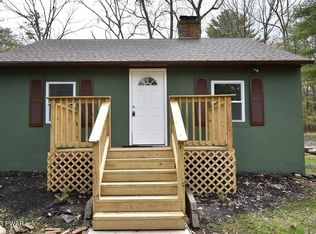 122 Brookside Dr, Dingmans Ferry, PA 18328