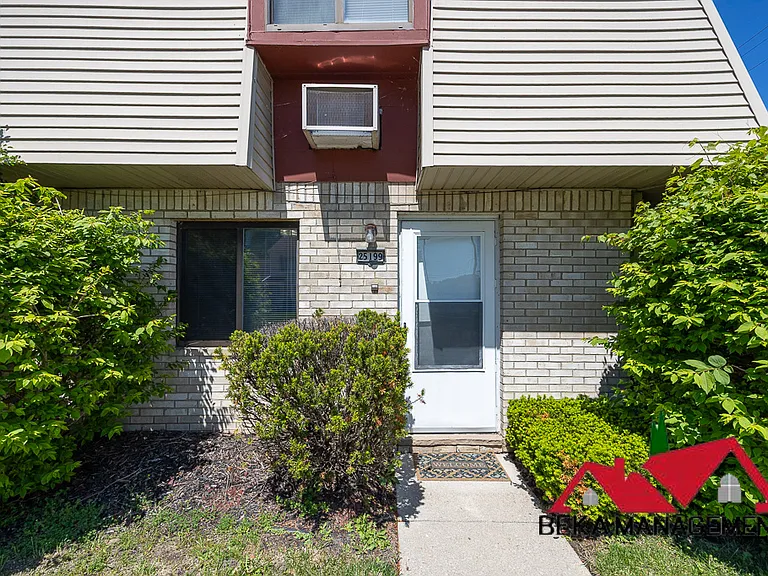 25199 Orchid St — Photo 2