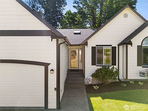 2nd image of 7224 Sunset Avenue NE