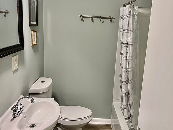 4th image of 21 Frawley Dr