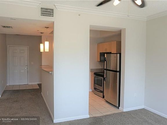 5th image of 533 NE 3rd Ave APT 202