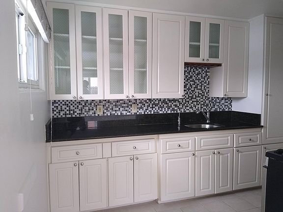 3rd image of 4127 Everts St