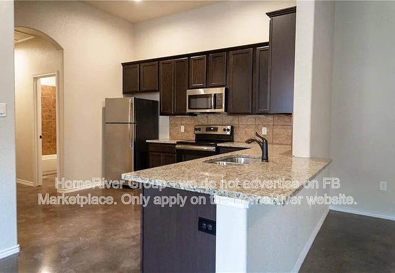 390 Joanne Loop #A — Photo 2