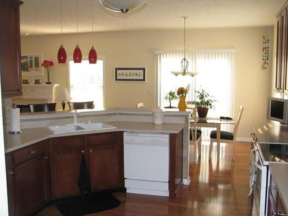 4th image of 7886 Park Meadows Ct