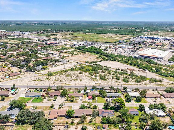 4th image of 200 Amistad Blvd