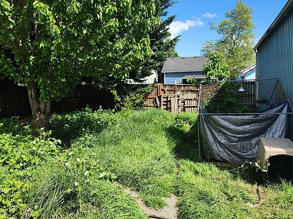 5th image of 818 8th Avenue