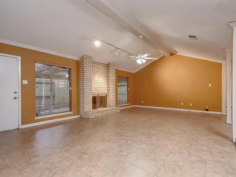 6030 Gallant Forest Dr — Photo 10