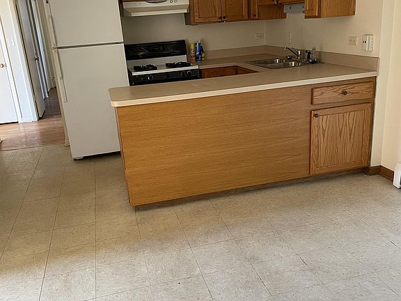 2nd image of 4409 W 95th St