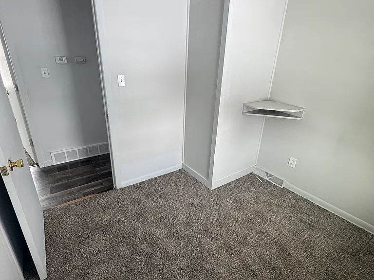 15424 Oldham St — Photo 10