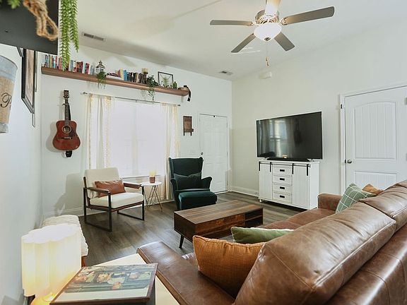 5th image of 107 Sage Dr