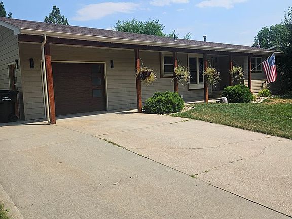 3rd image of 514 Belmont Dr