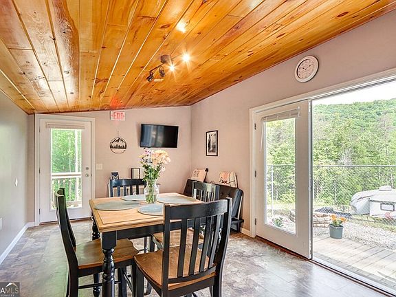 3rd image of 198 Butternut Ln