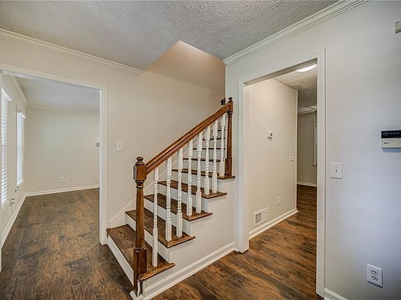 3rd image of 623 Lake Dr