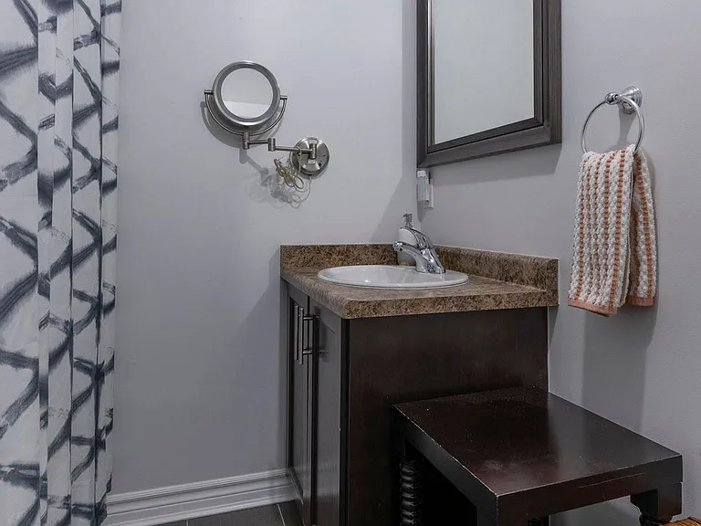 80 King William St #112 — Photo 27