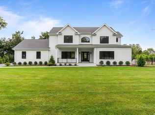 2495 Stanley Rd, Mattituck, NY 11952