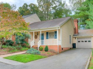 104 Greenbrier Dr, Radford, VA 24141