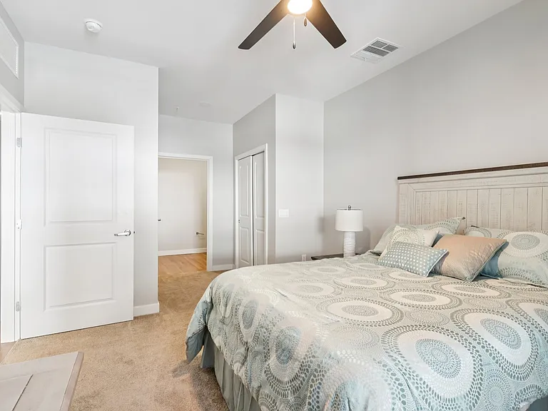 Berkshire Apartments — Photo 11