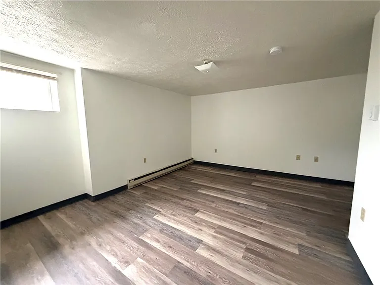 802 12th St #BASEMENT — Photo 6