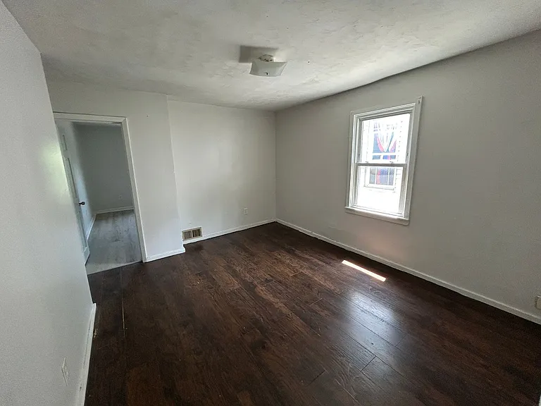 640 W 13th St — Photo 31