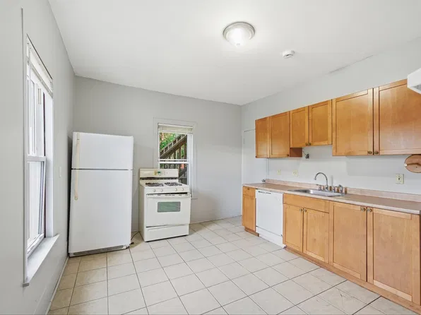 24 Park Ave APT 2, Malden, MA 02148