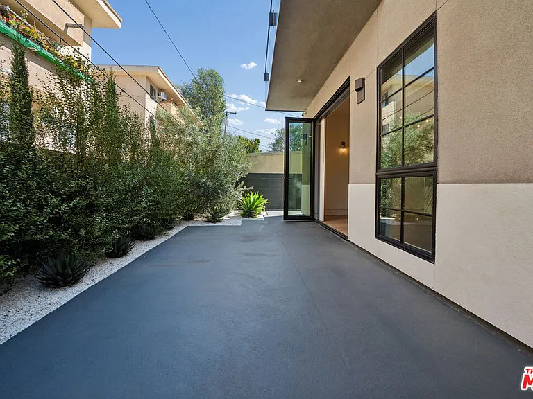 652 Huntley Dr #103 — Photo 8