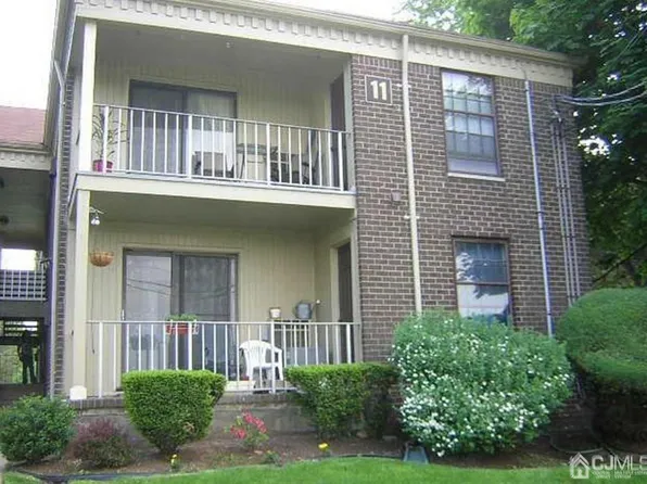 323 Gills Ln #11G, Iselin, NJ 08830