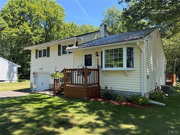 3rd image of 8466 Dawn Dr