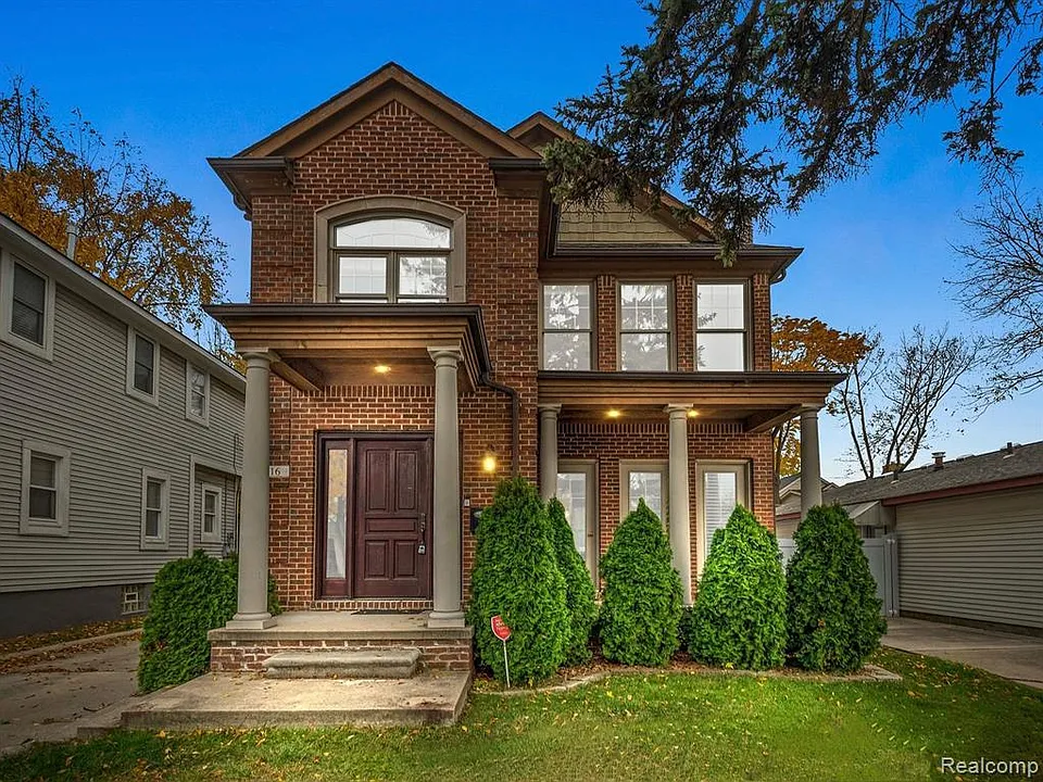 916 Ruffner Ave
