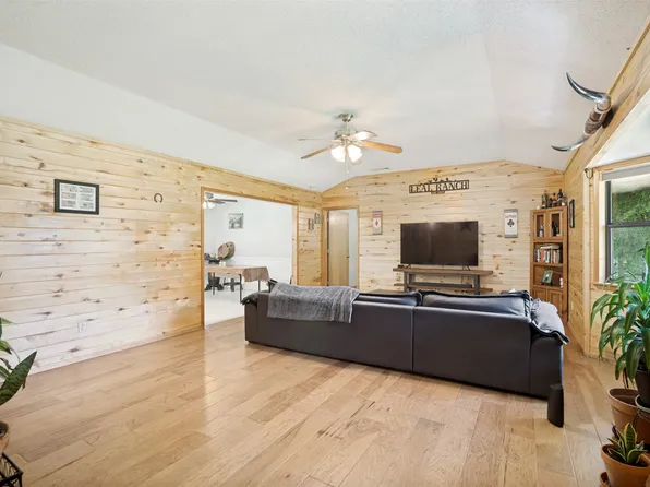 811 Vz County Road 3211, Wills Point, TX 75169
