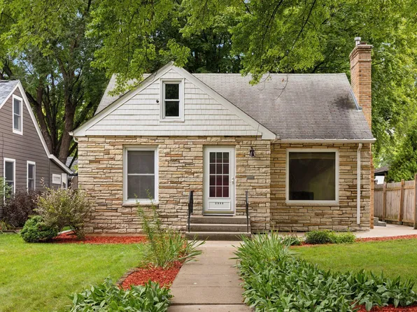 2906 Zenith Ave N, Robbinsdale, MN 55422