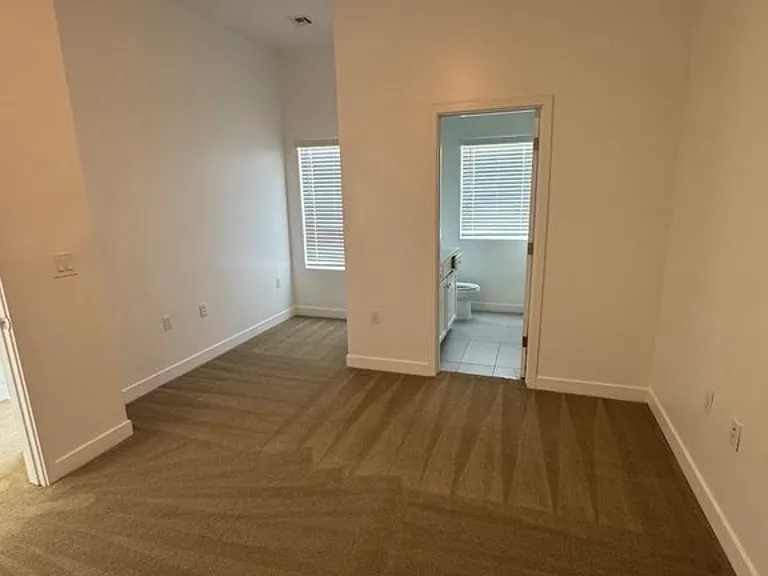 615 N 6th Ave — Photo 12