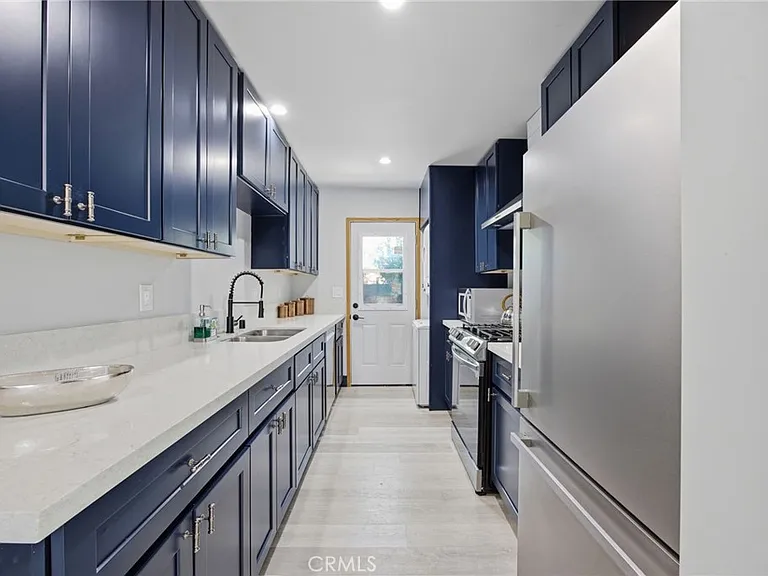 17660 Martha St — Photo 9