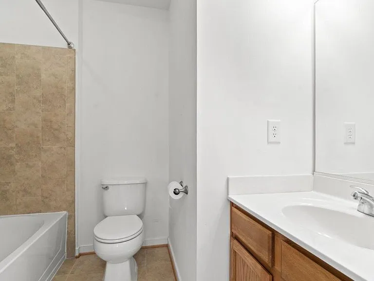 205 Monroe Point Dr — Photo 14