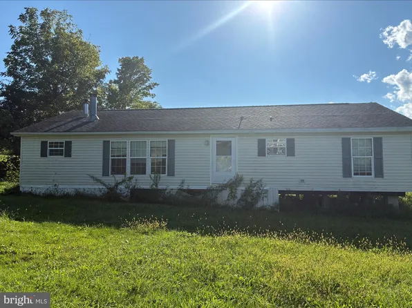 18 Maple Ave, Granville, PA 17029