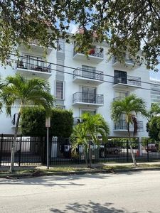 2500 SW 6th St APT 303, Miami, FL, 33135