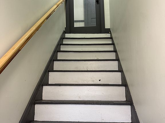 3rd image of 6614 Fullerton Ave #Up