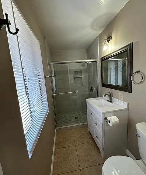 405 S Kroeger St #D — Photo 18
