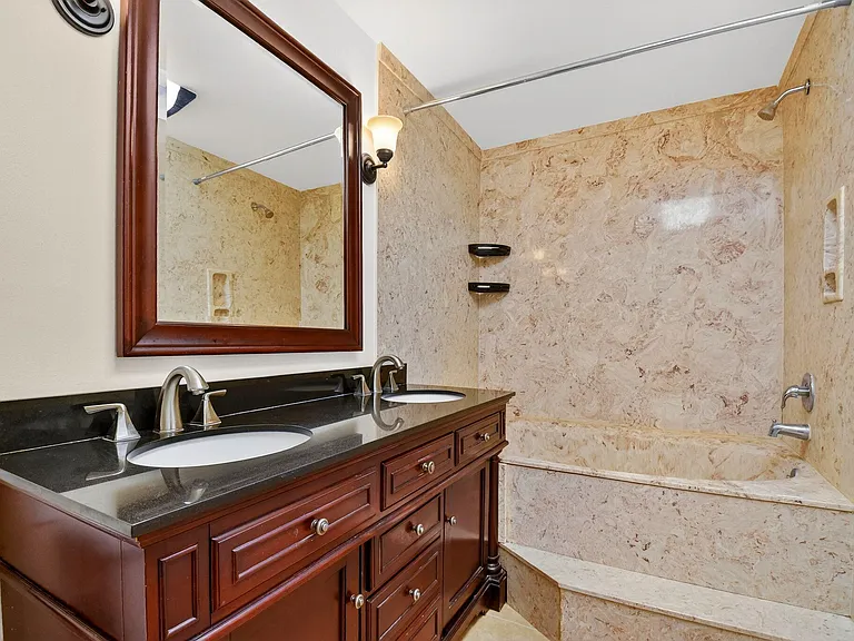 18 Crossings Cir #F — Photo 24