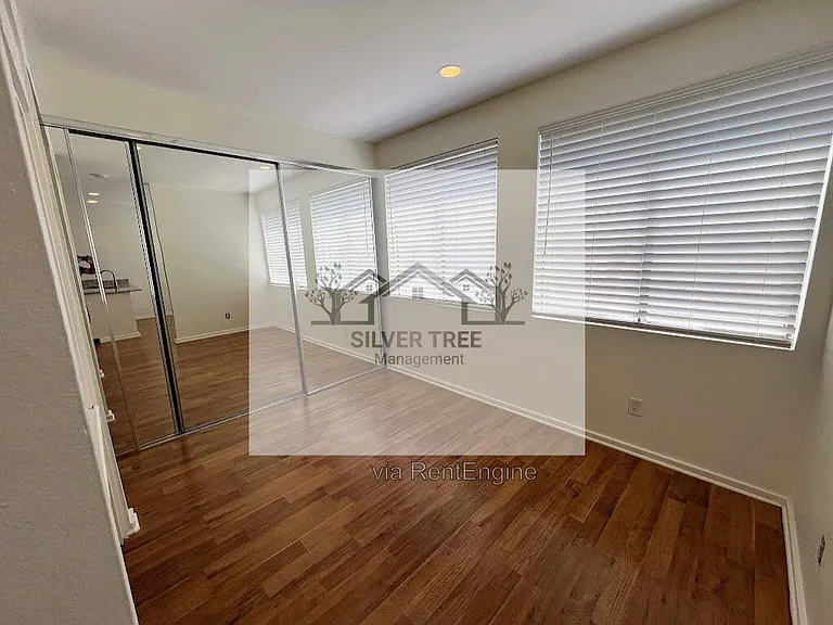 4015 Bowser Ave #E — Photo 7