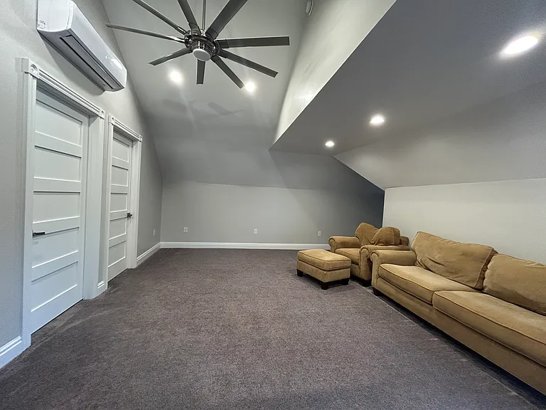 931 Oakland Ave — Photo 25