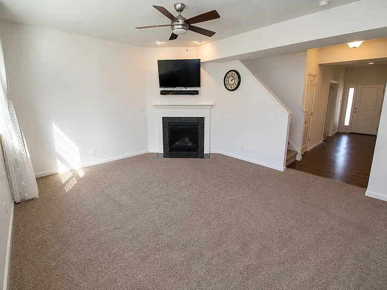 2932 Poinciana Dr — Photo 6