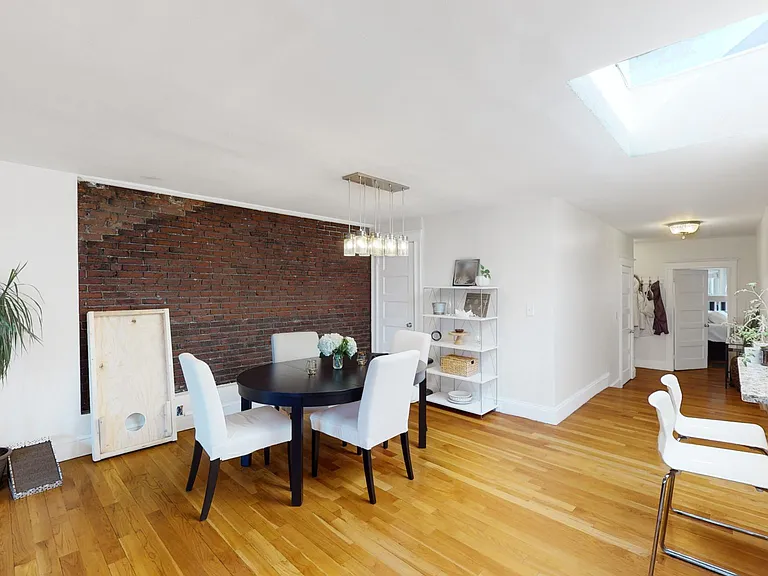 134 Marlborough St #4 — Photo 4