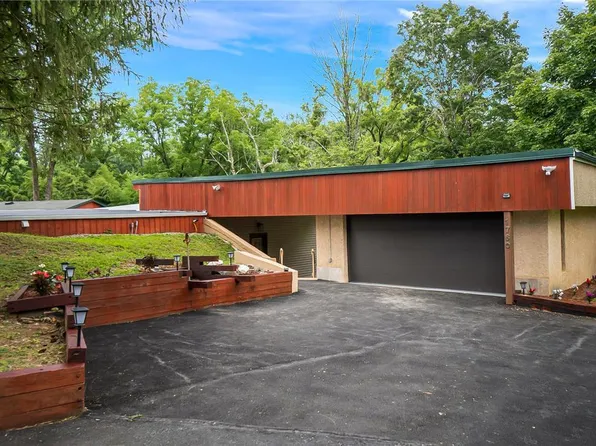 1760 Lavan St, Bethlehem, PA 18015